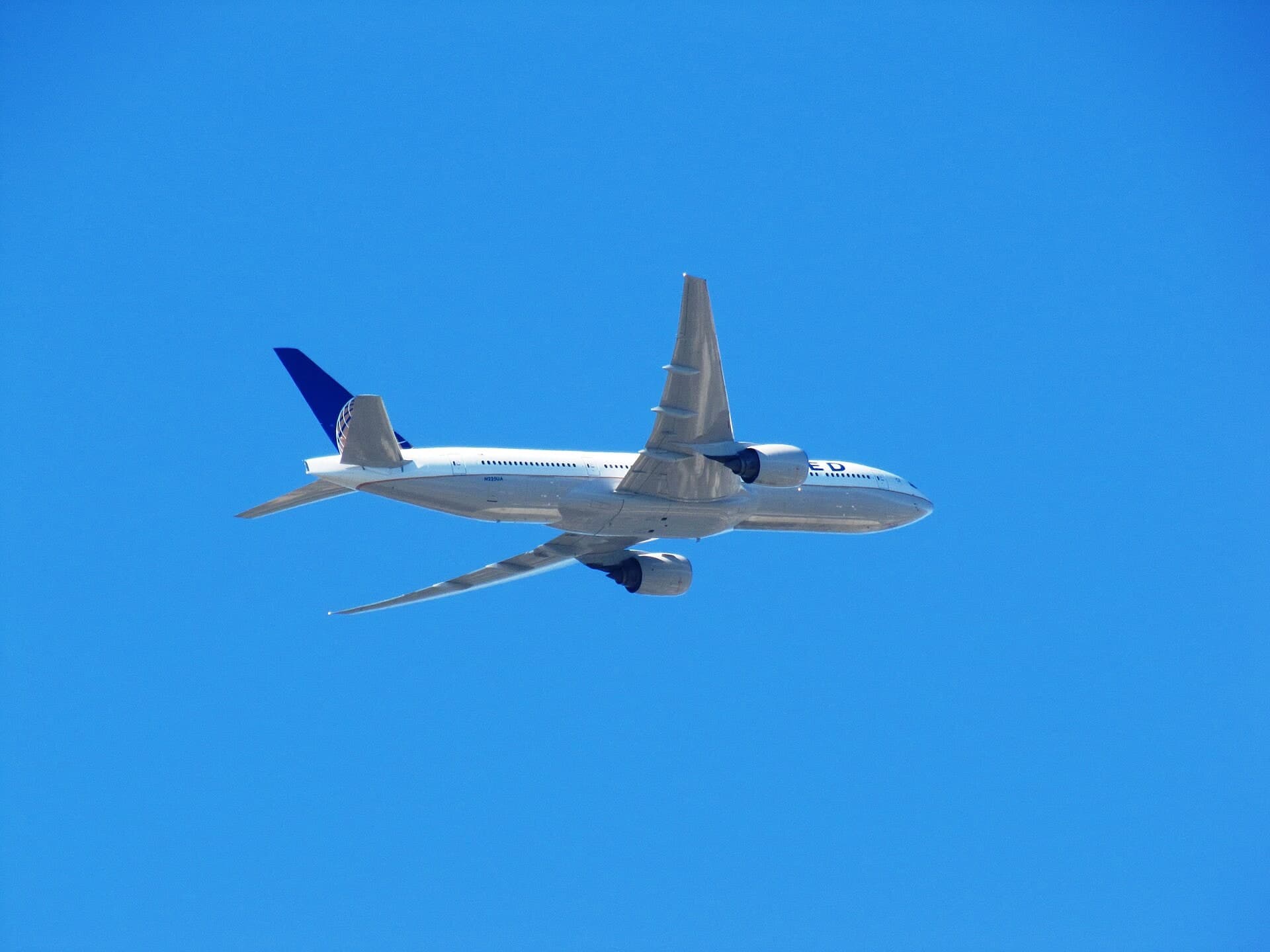 N225UA — Boeing