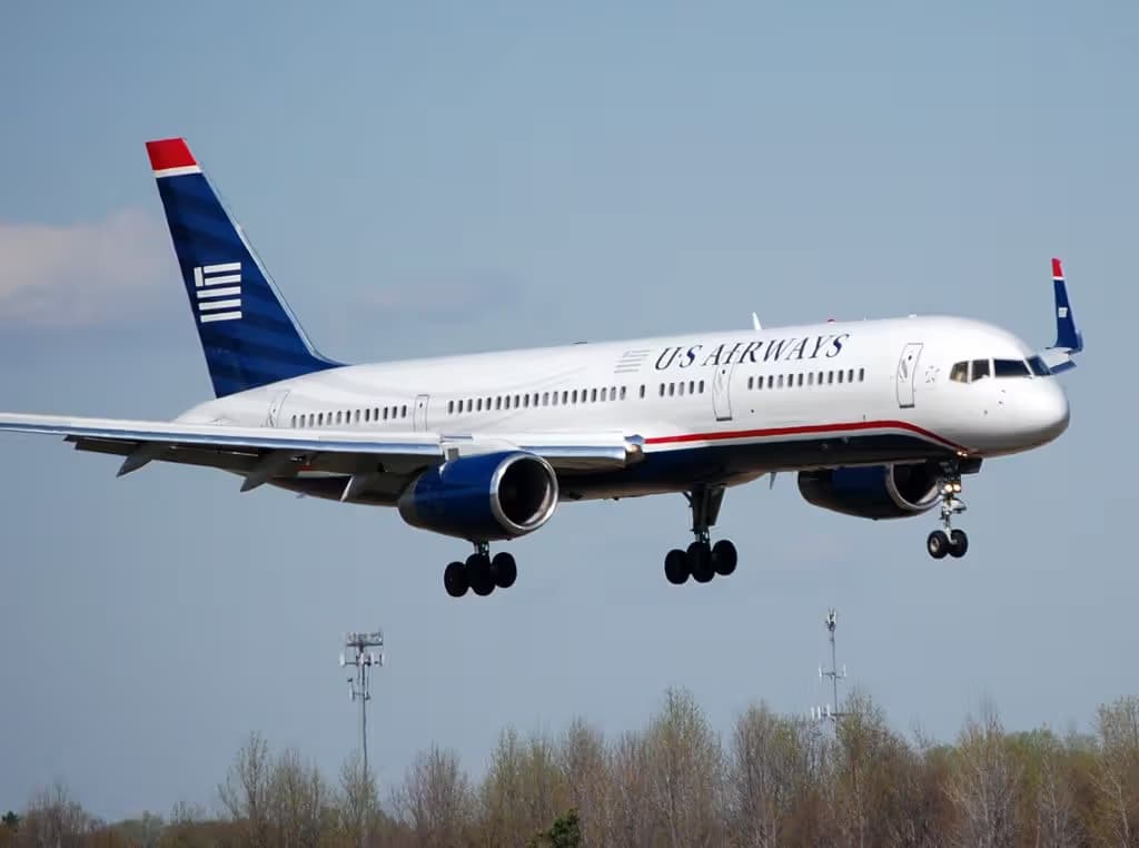 N940UW — Twin-engine aircraft