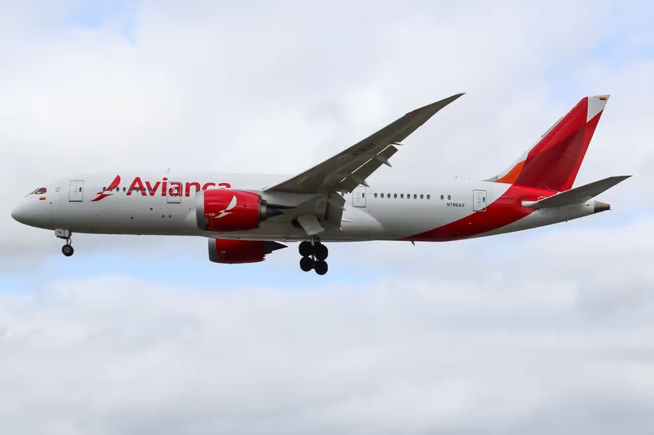 N786AV — Boeing