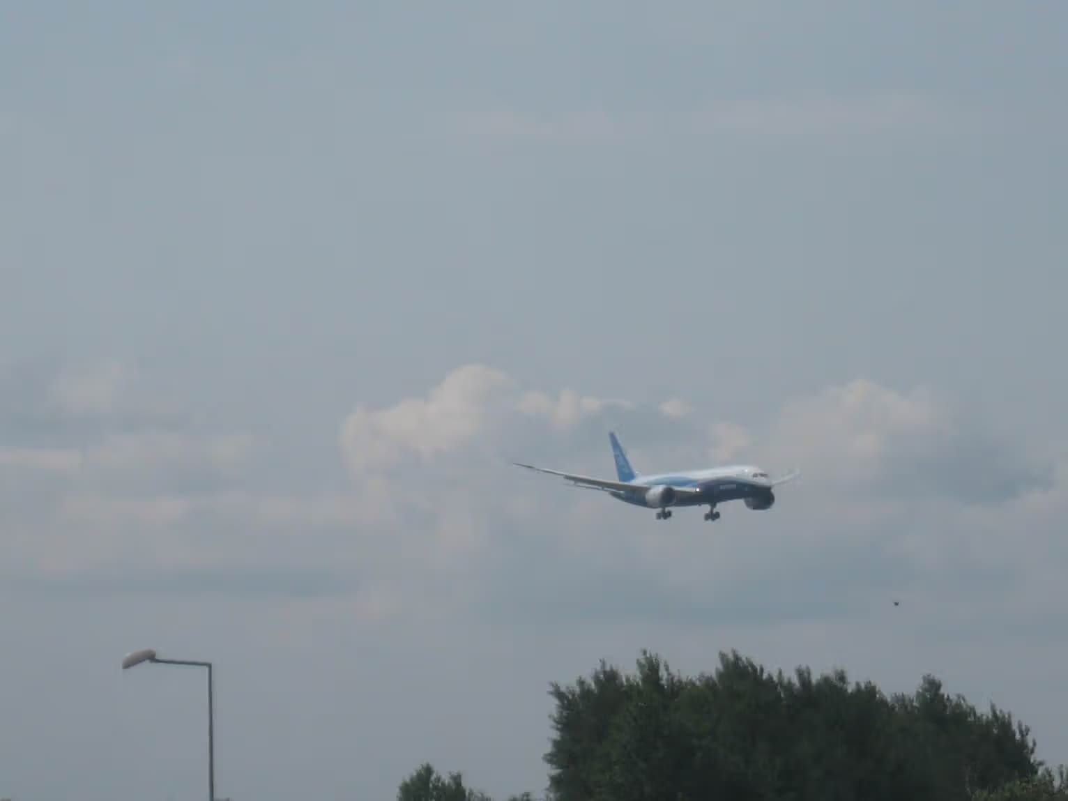 N787BA — Twin-engine aircraft