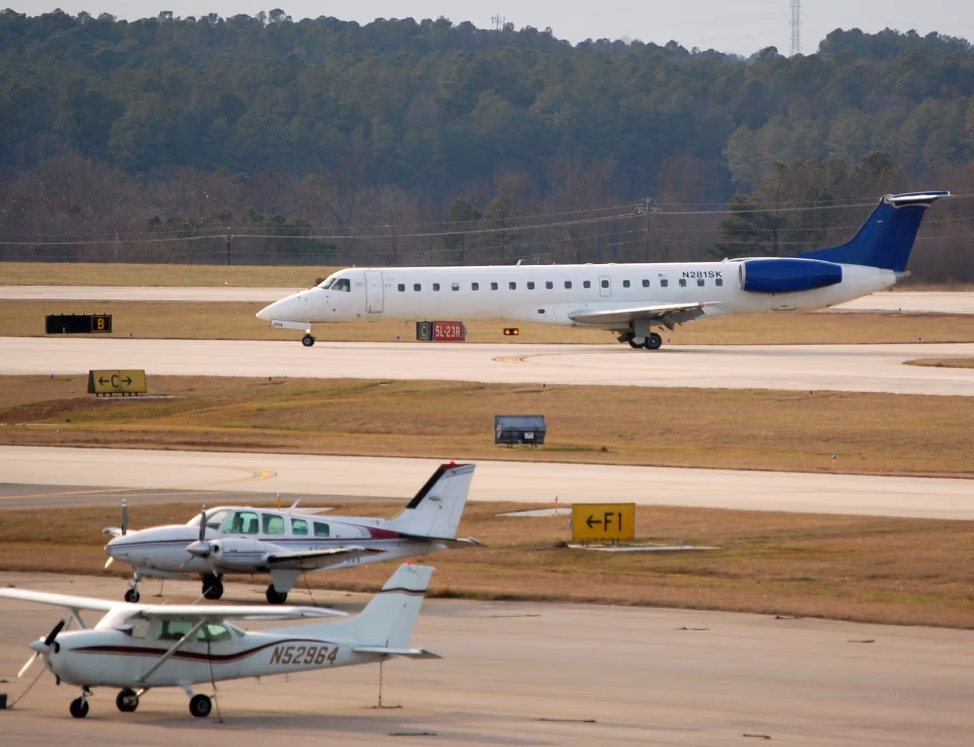 N281SK — Embraer