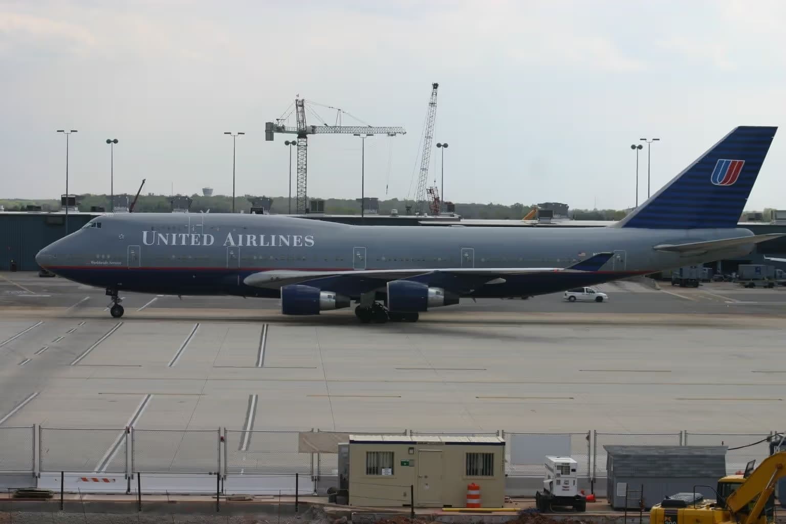 N195UA — Boeing