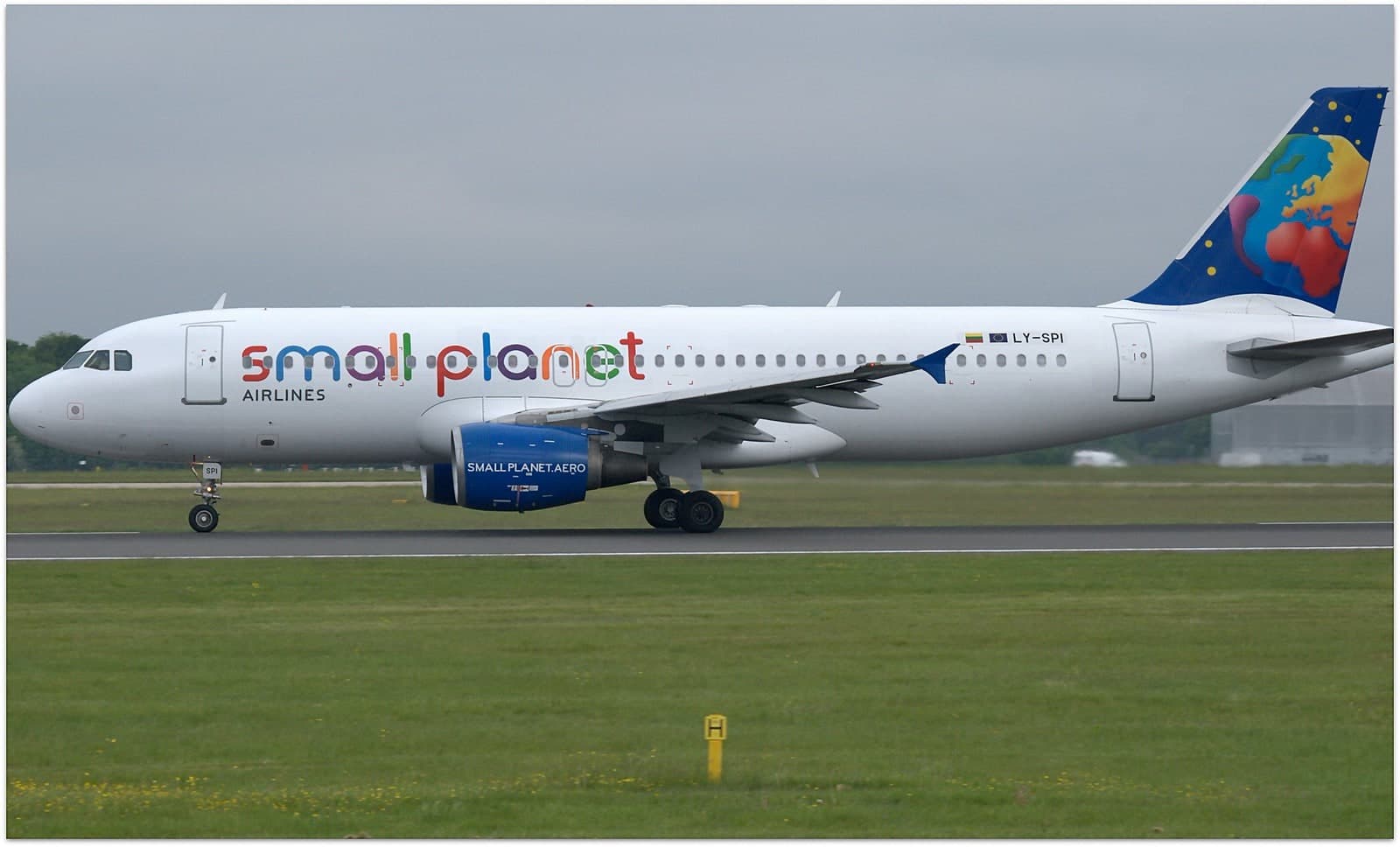 LY-SPI — Twin-engine aircraft