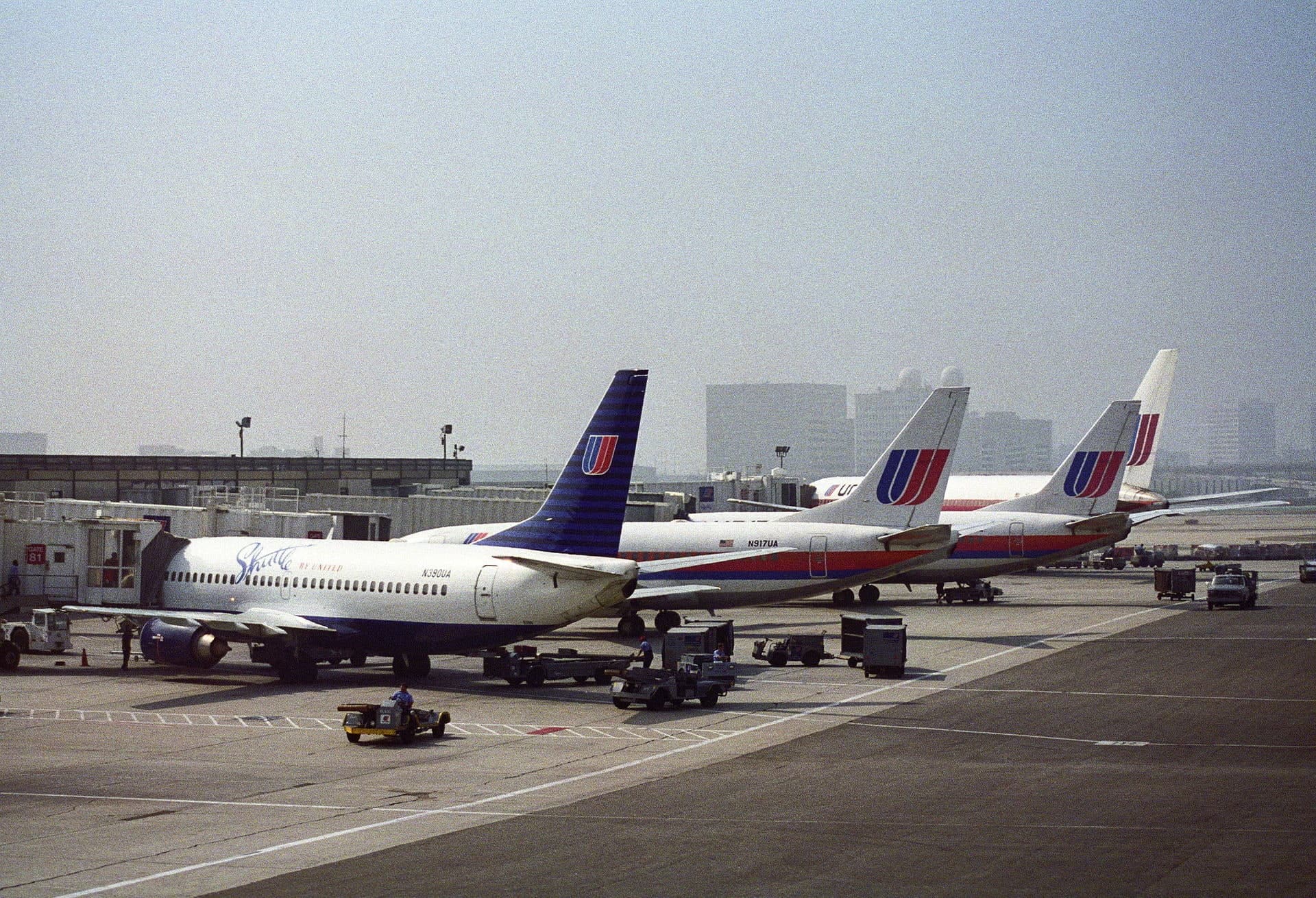 N390UA — Boeing