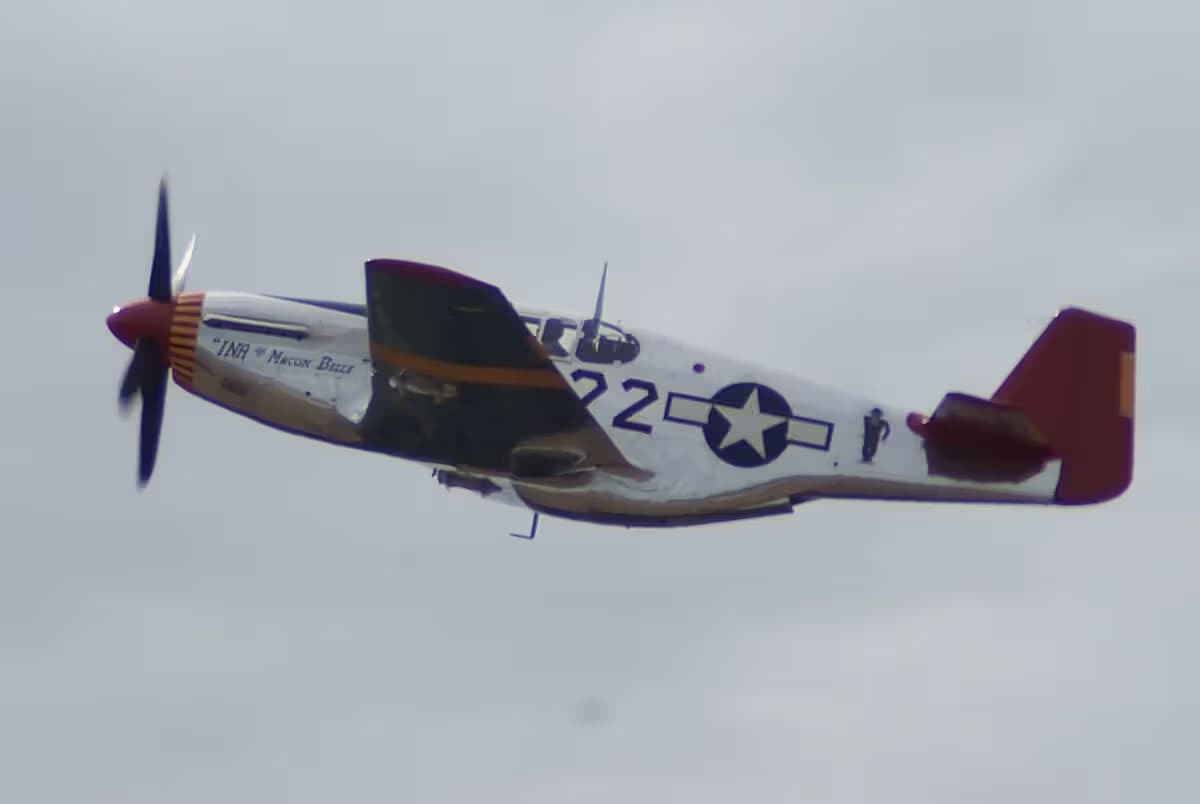 Unidentified — Single-engine aircraft