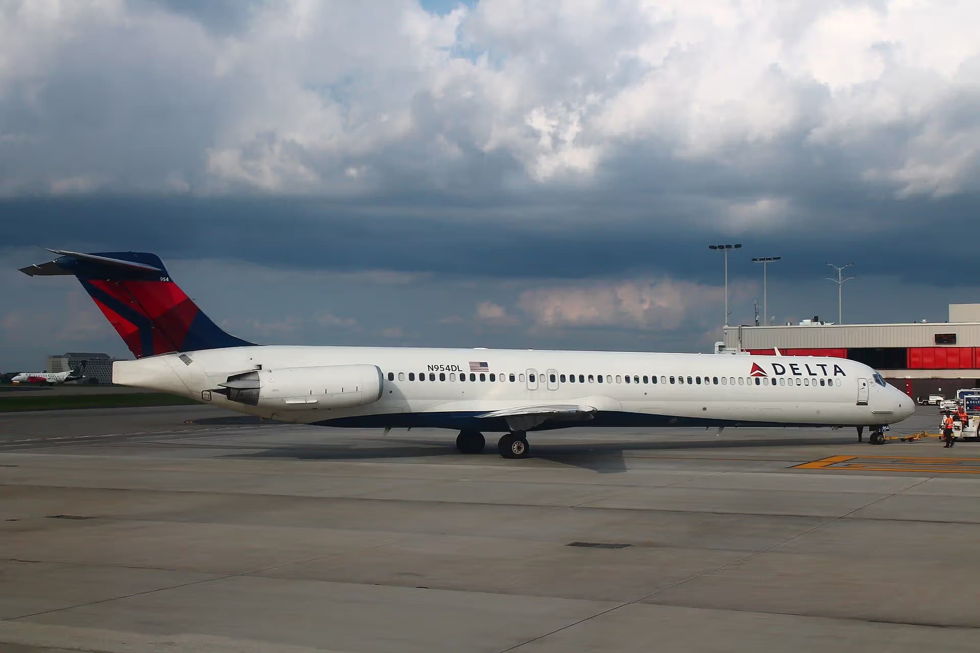 N954DL — Douglas