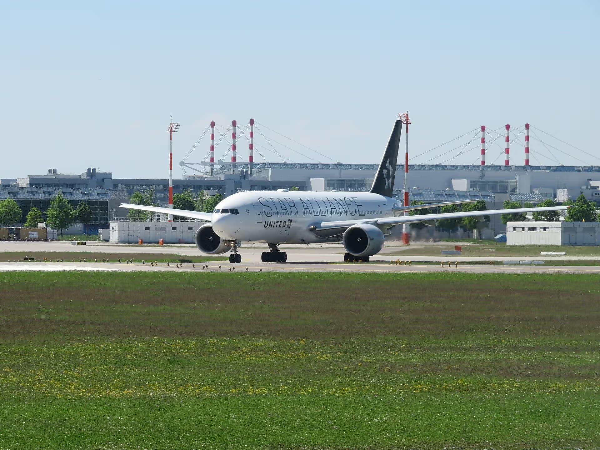 N76021 — Twin-engine aircraft at Munich Airport