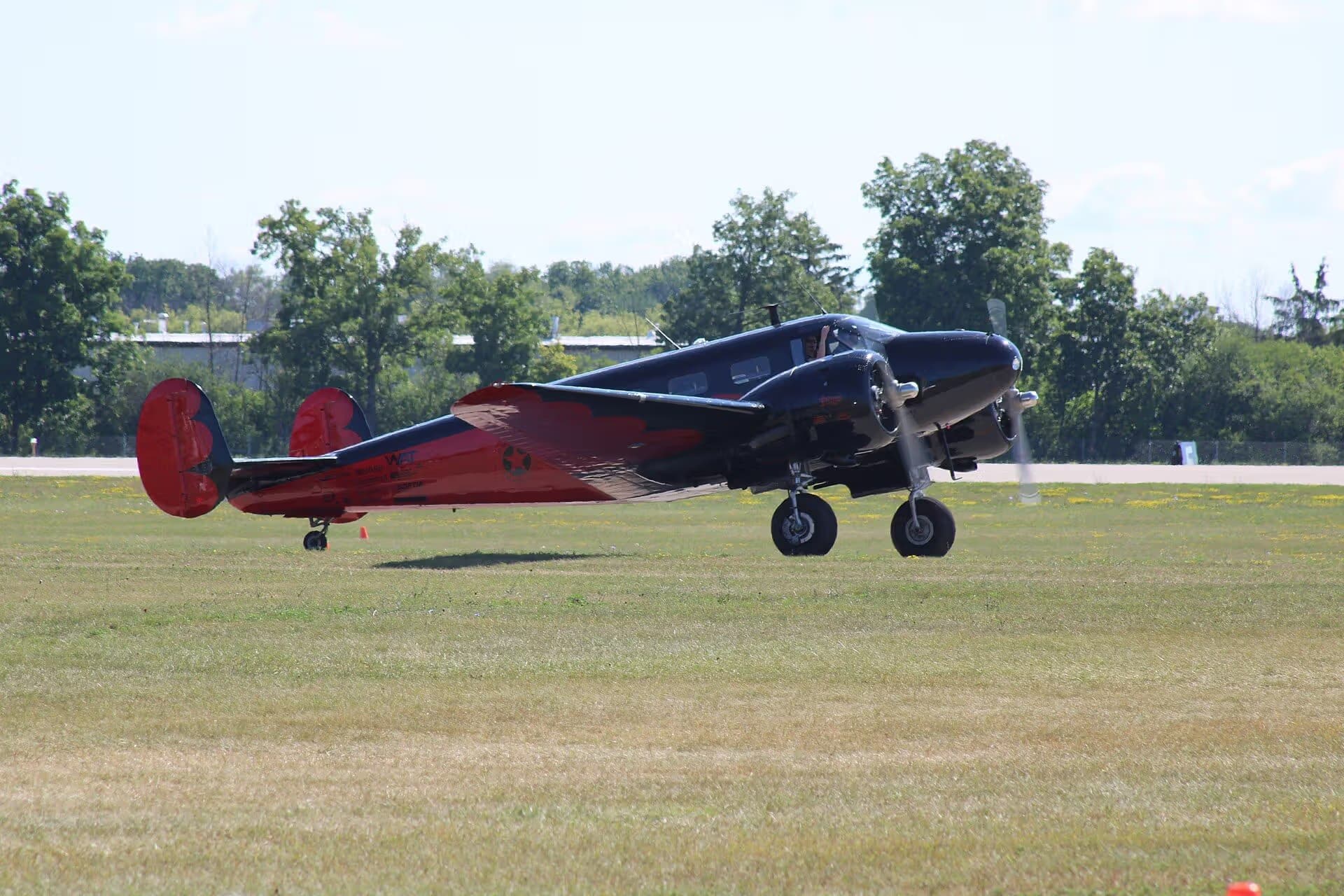 N9109R — Twin-engine aircraft