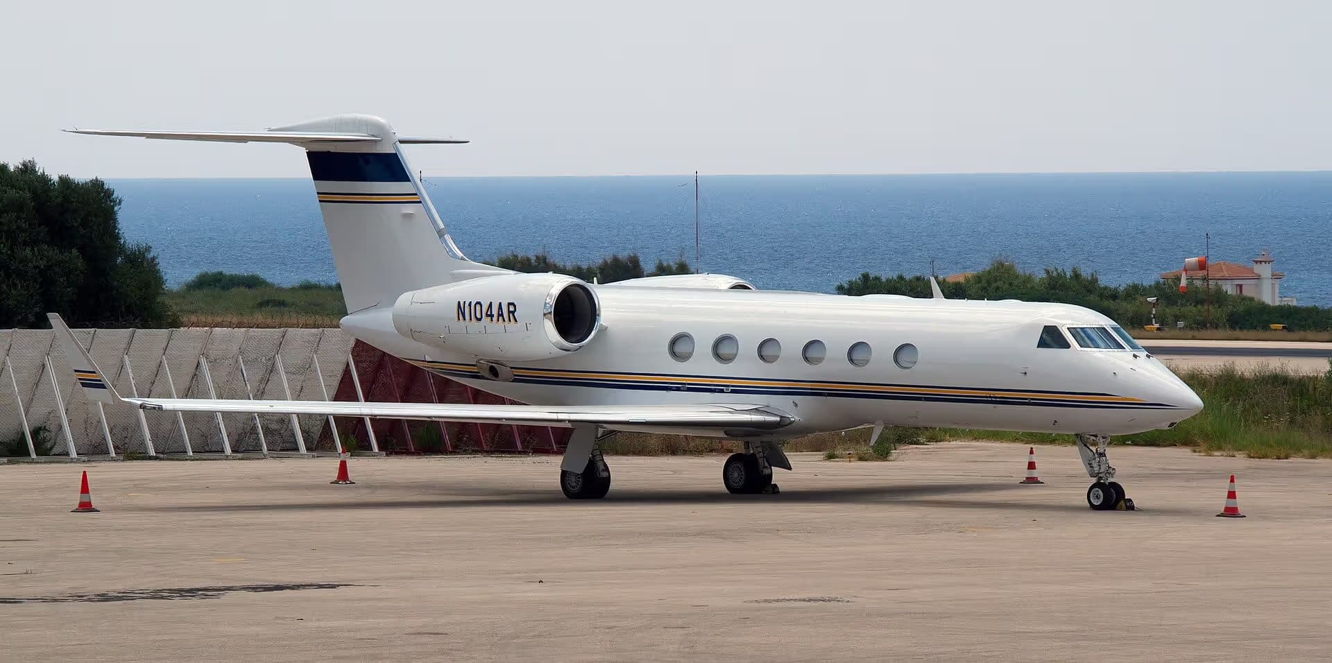 N104AR — Gulfstream