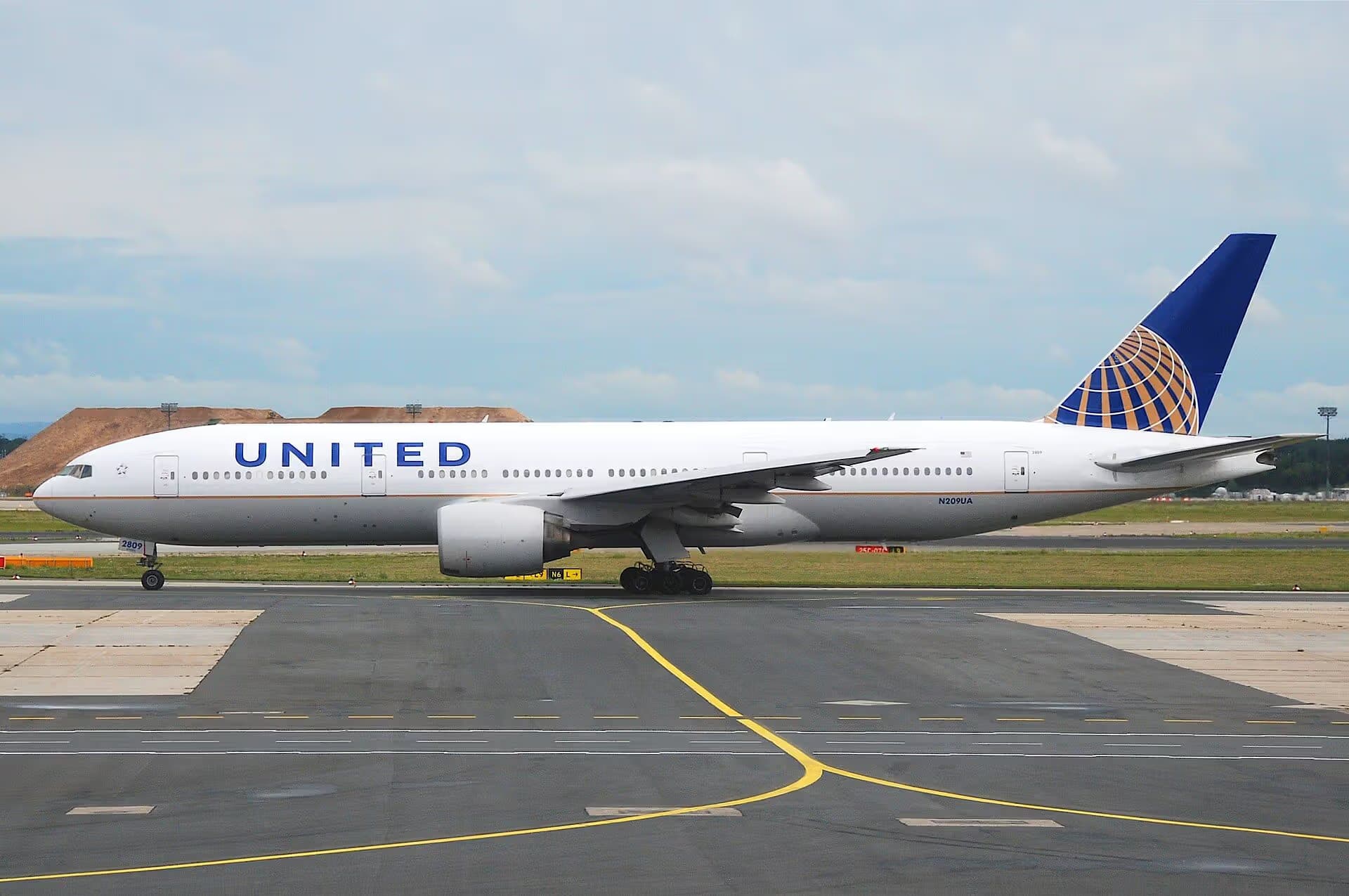 N209UA — Boeing