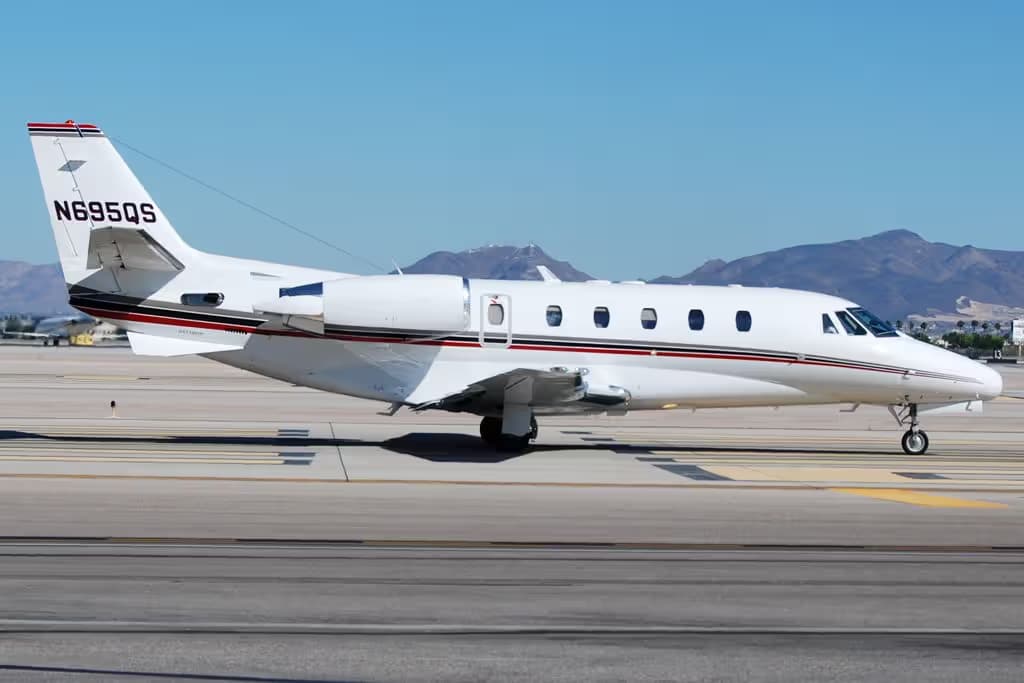 N695QS — Business jet