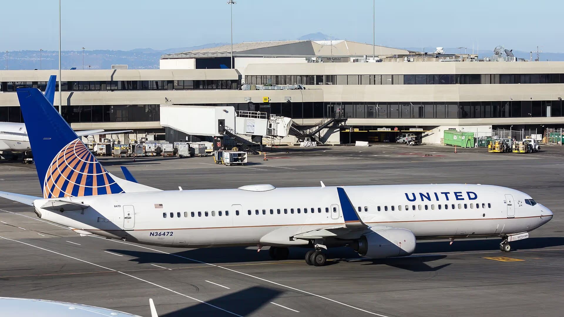 N36472 — Boeing at San Francisco International Airport