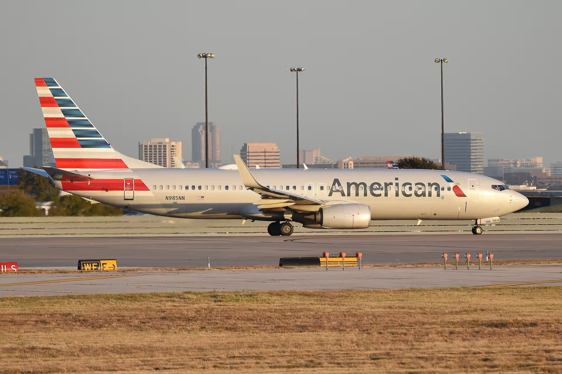 N985NN — Boeing