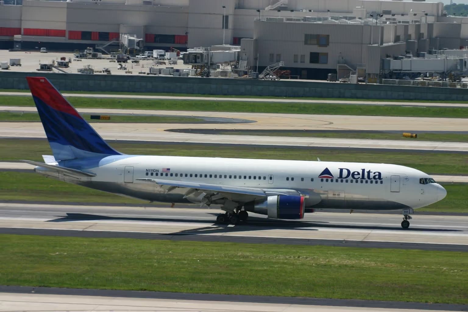 N111DN — Twin-engine aircraft