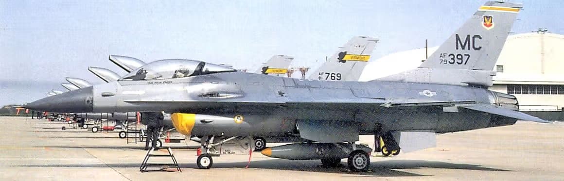 Unidentified — Single-engine aircraft