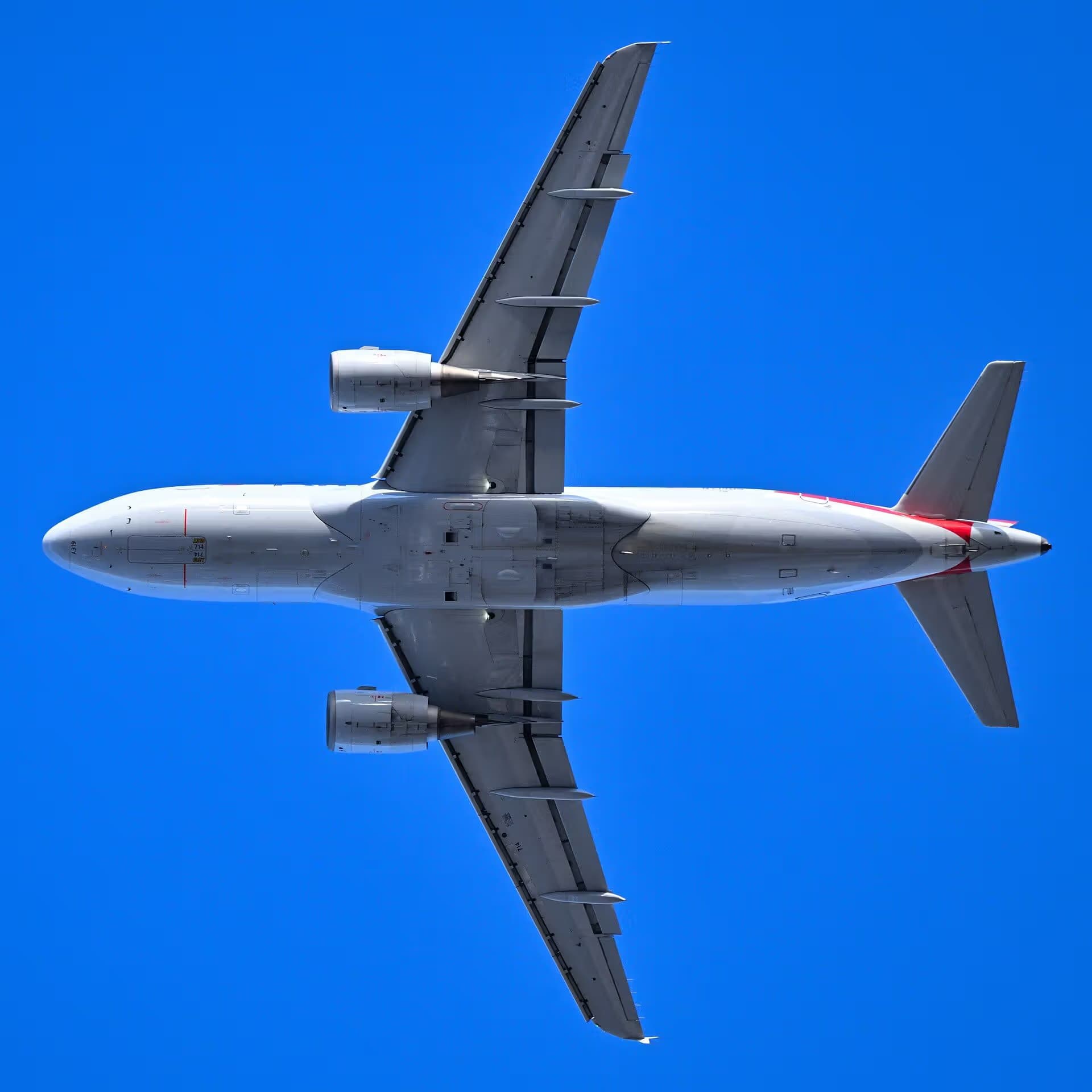 N714US — Twin-engine aircraft