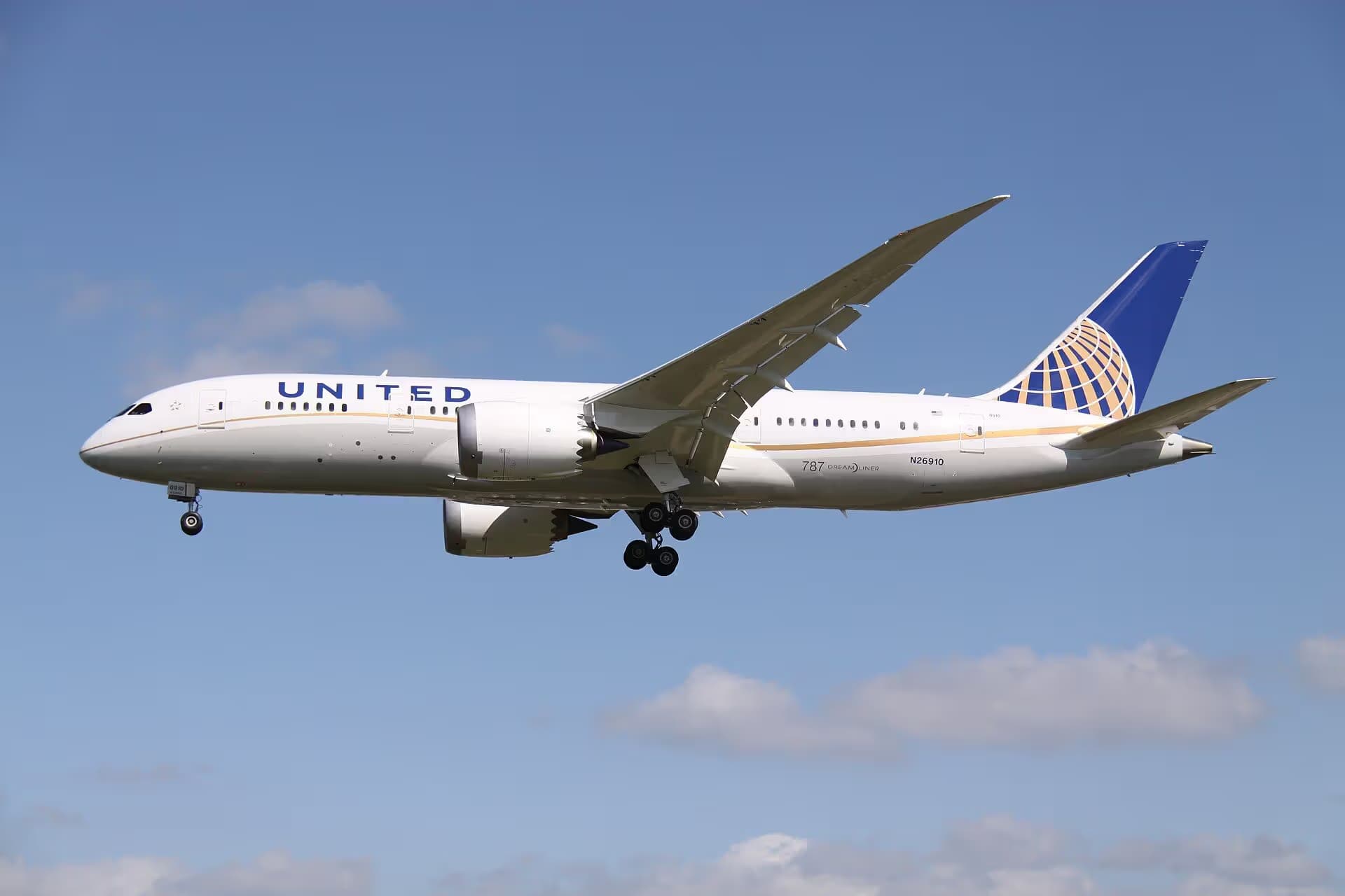 N26910 — Twin-engine aircraft