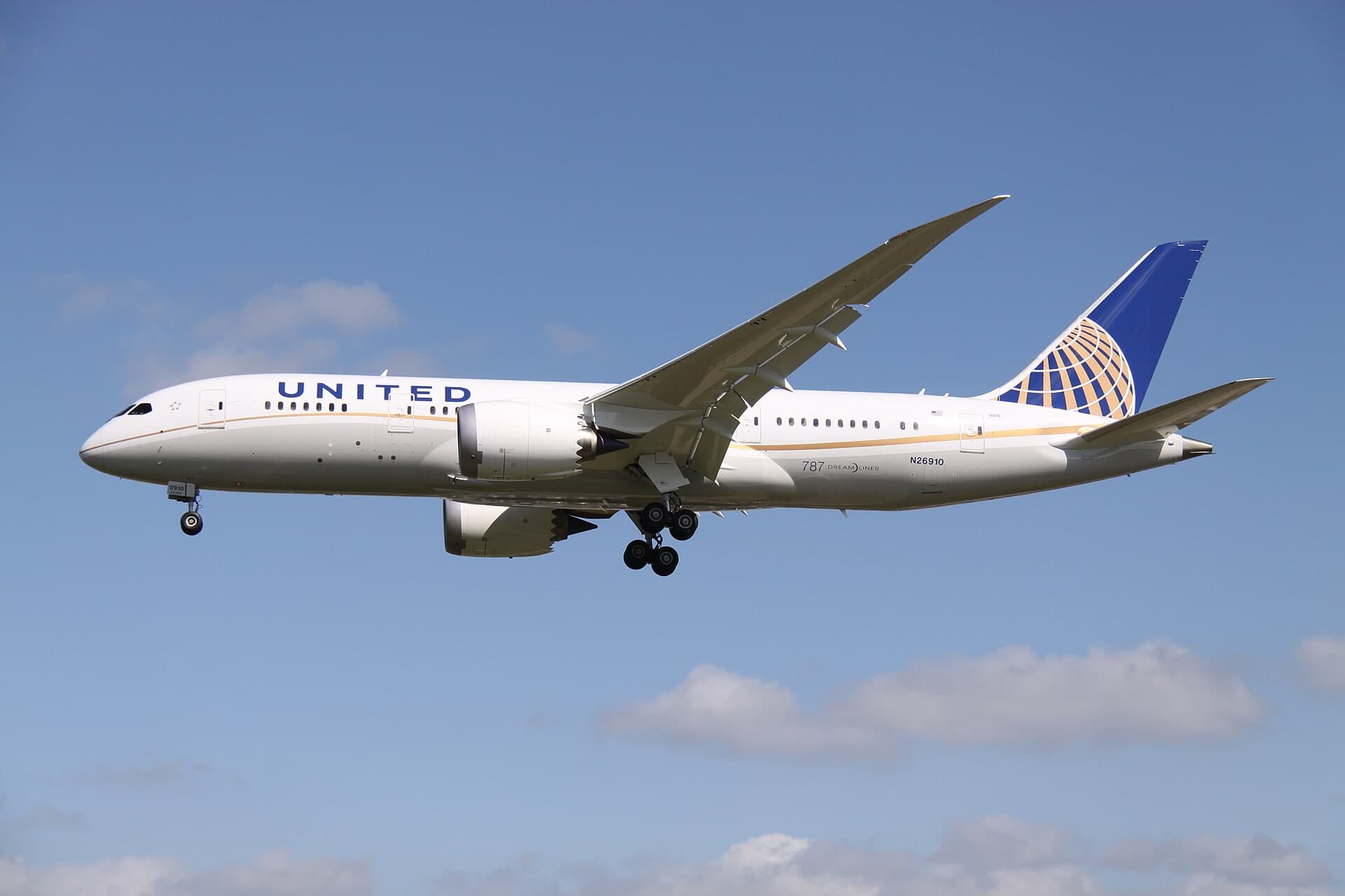 N26910 — Twin-engine aircraft