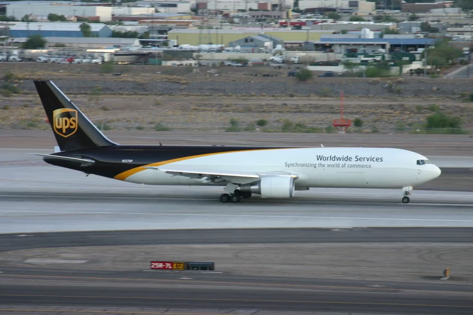 N327UP — Boeing
