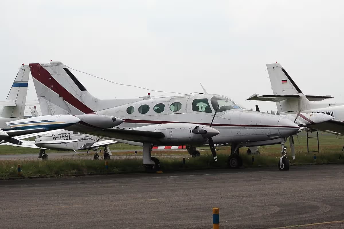 N401JN — Twin-engine aircraft