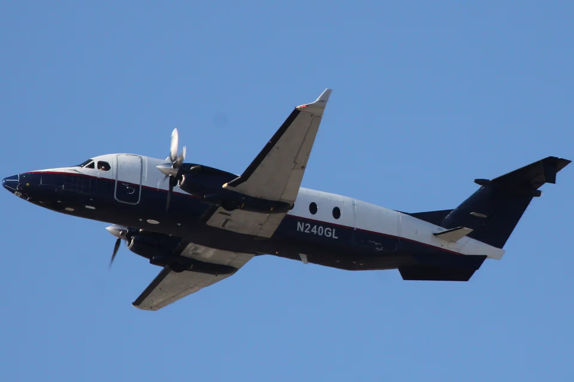 N240GL — Beech