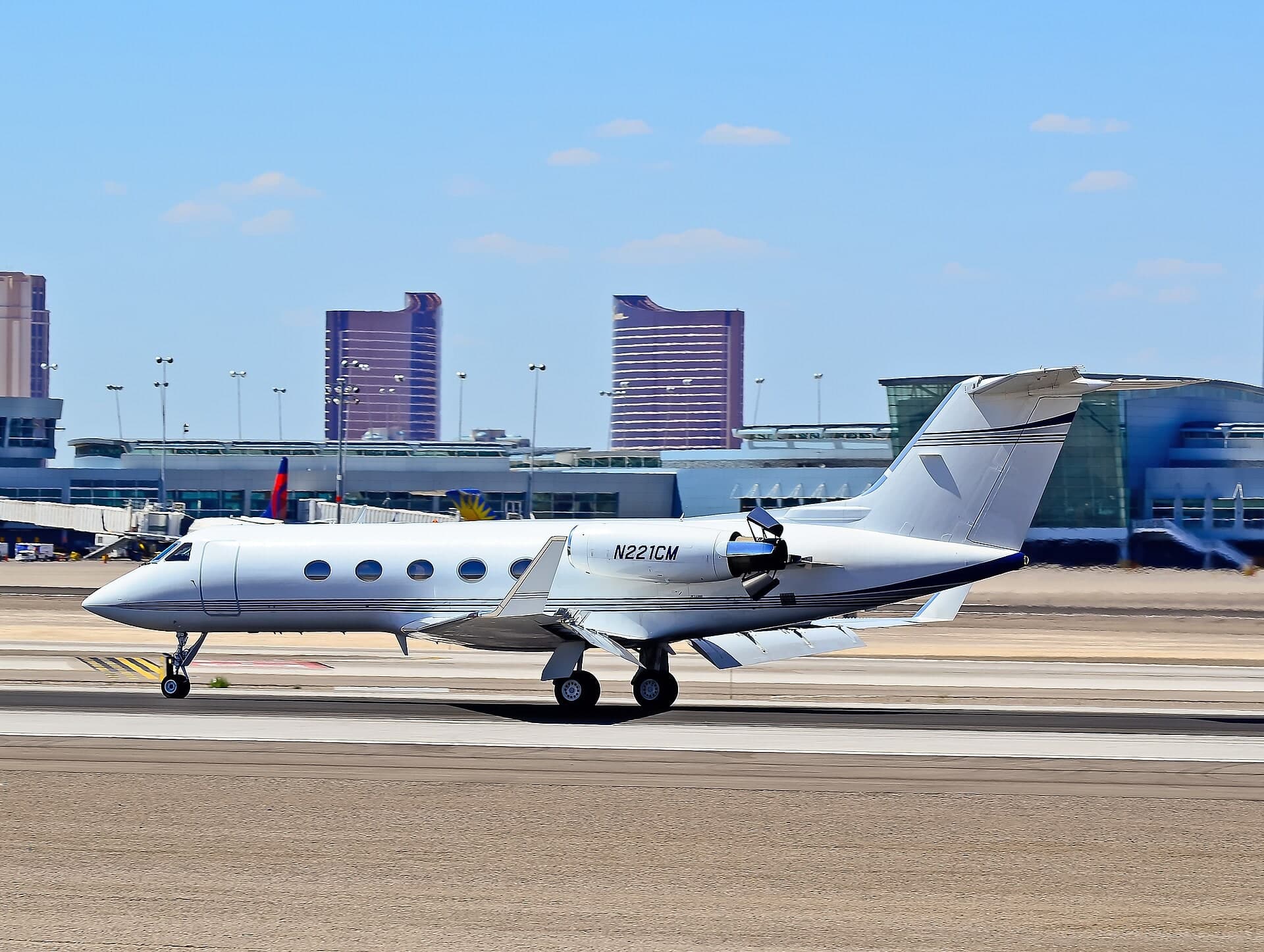 N221CM — Business jet