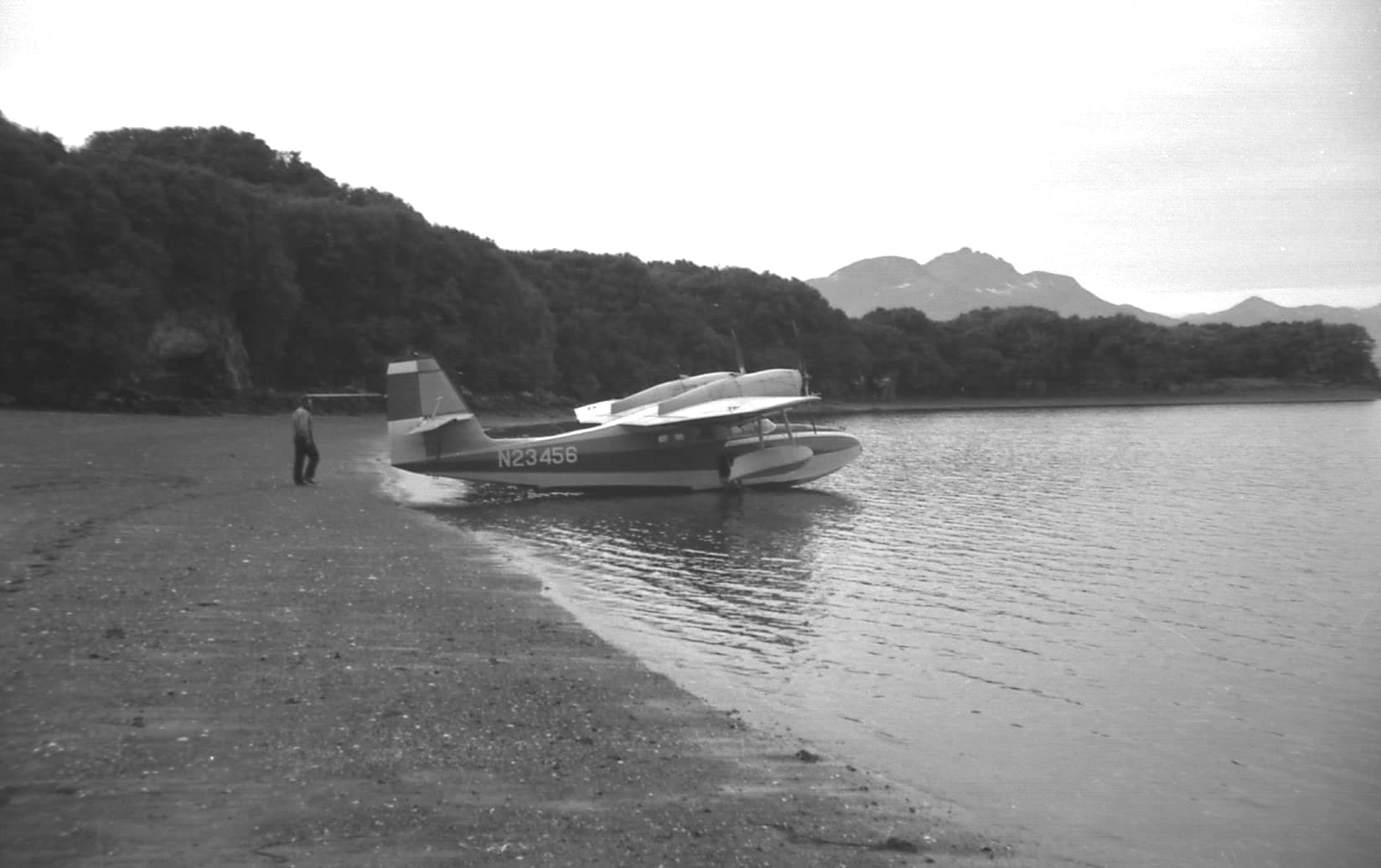 N23456 — Twin-engine aircraft