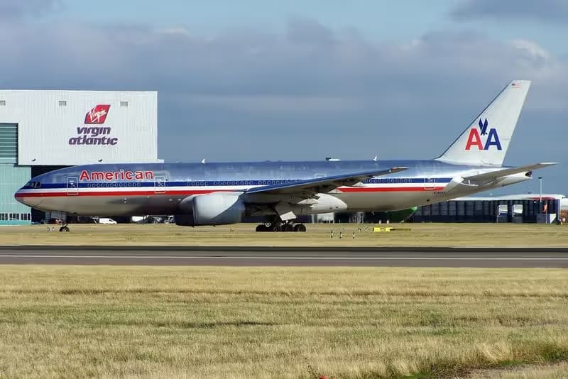 N785AN — Twin-engine aircraft