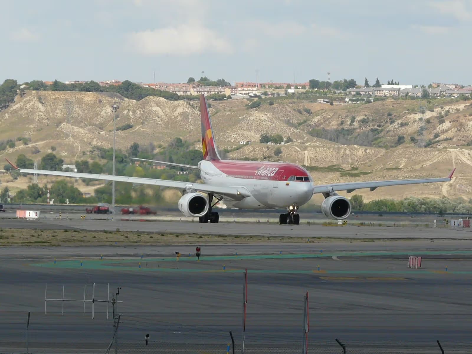 N973AV — Twin-engine aircraft