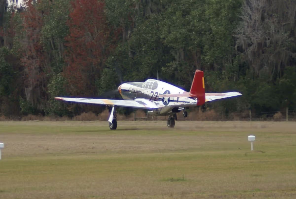 Unidentified — Single-engine aircraft