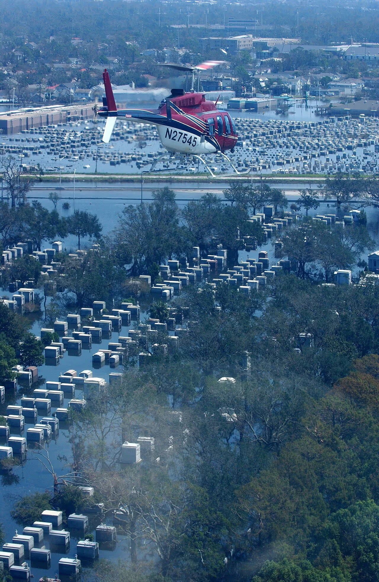 N27545 — Helicopter