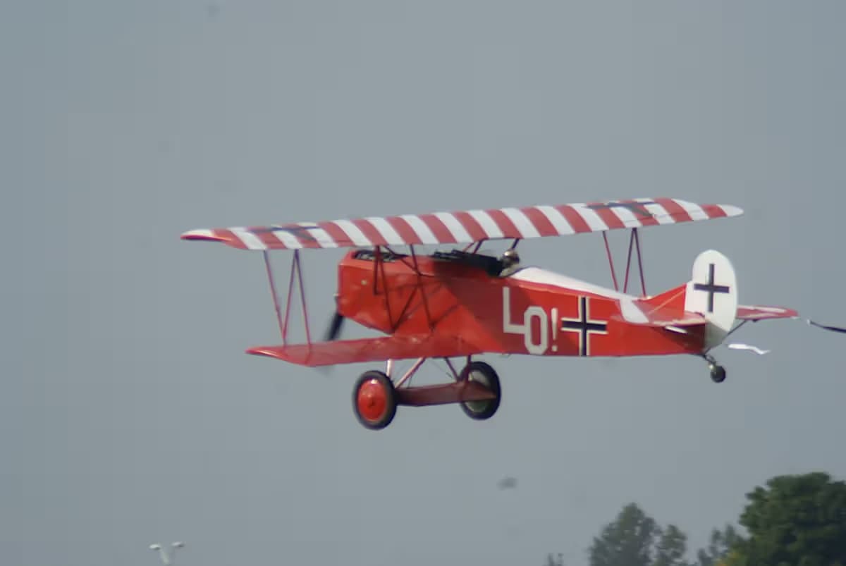 Unidentified — Single-engine aircraft
