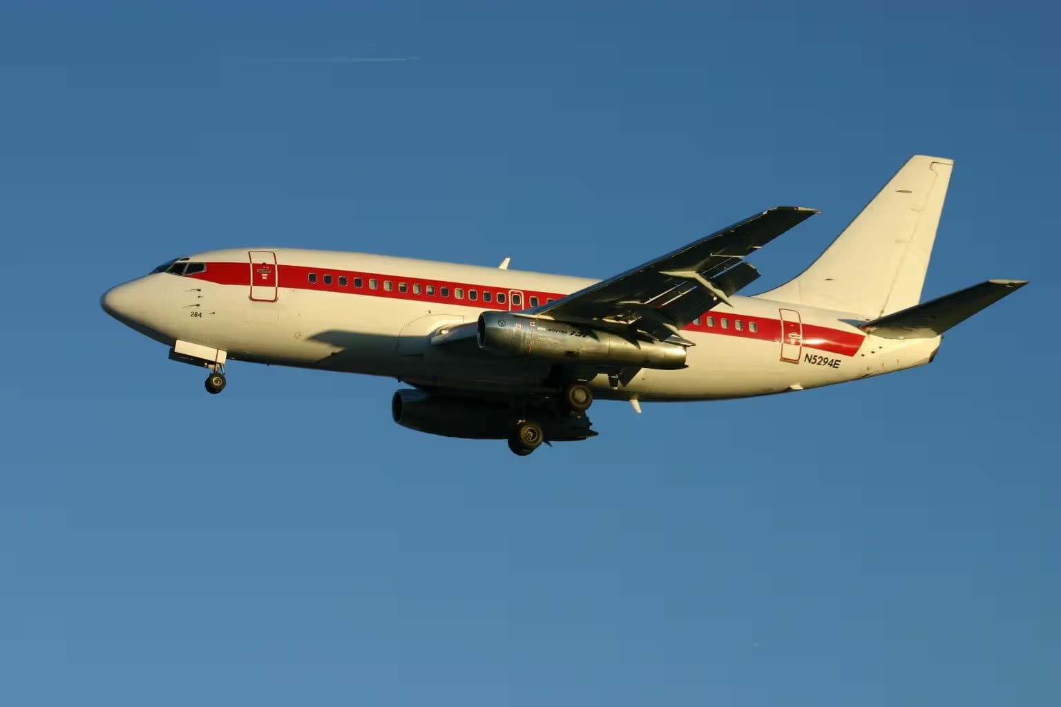 N5294E — Twin-engine aircraft