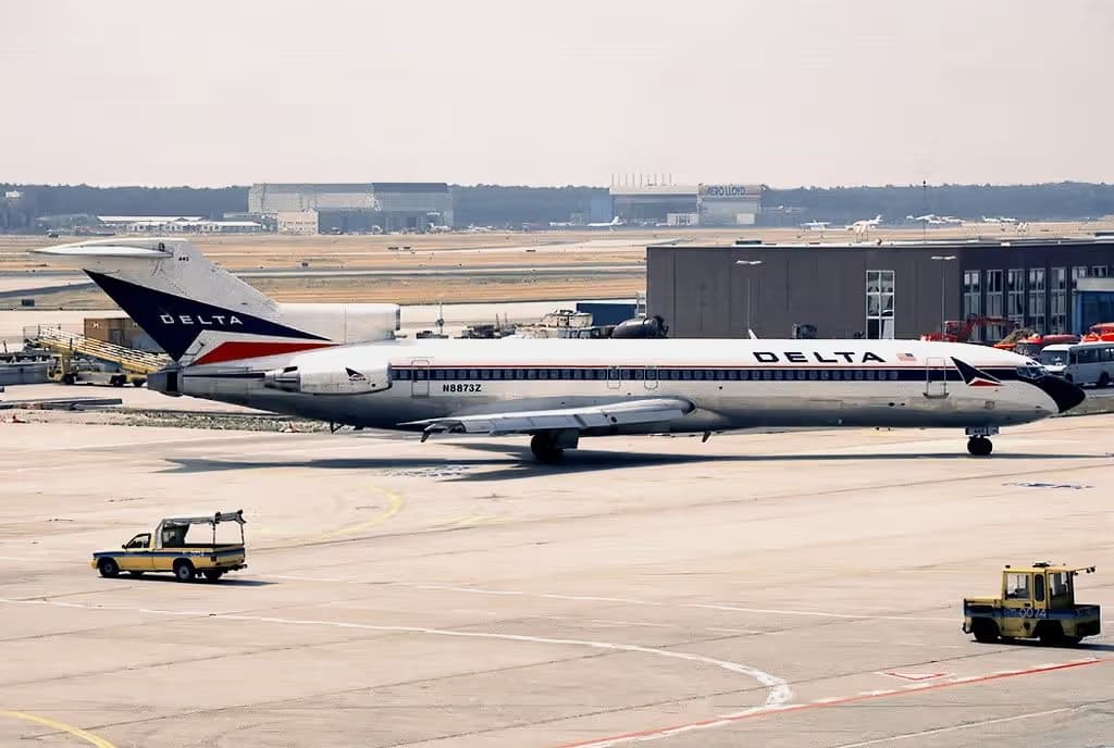 N8873Z — Boeing