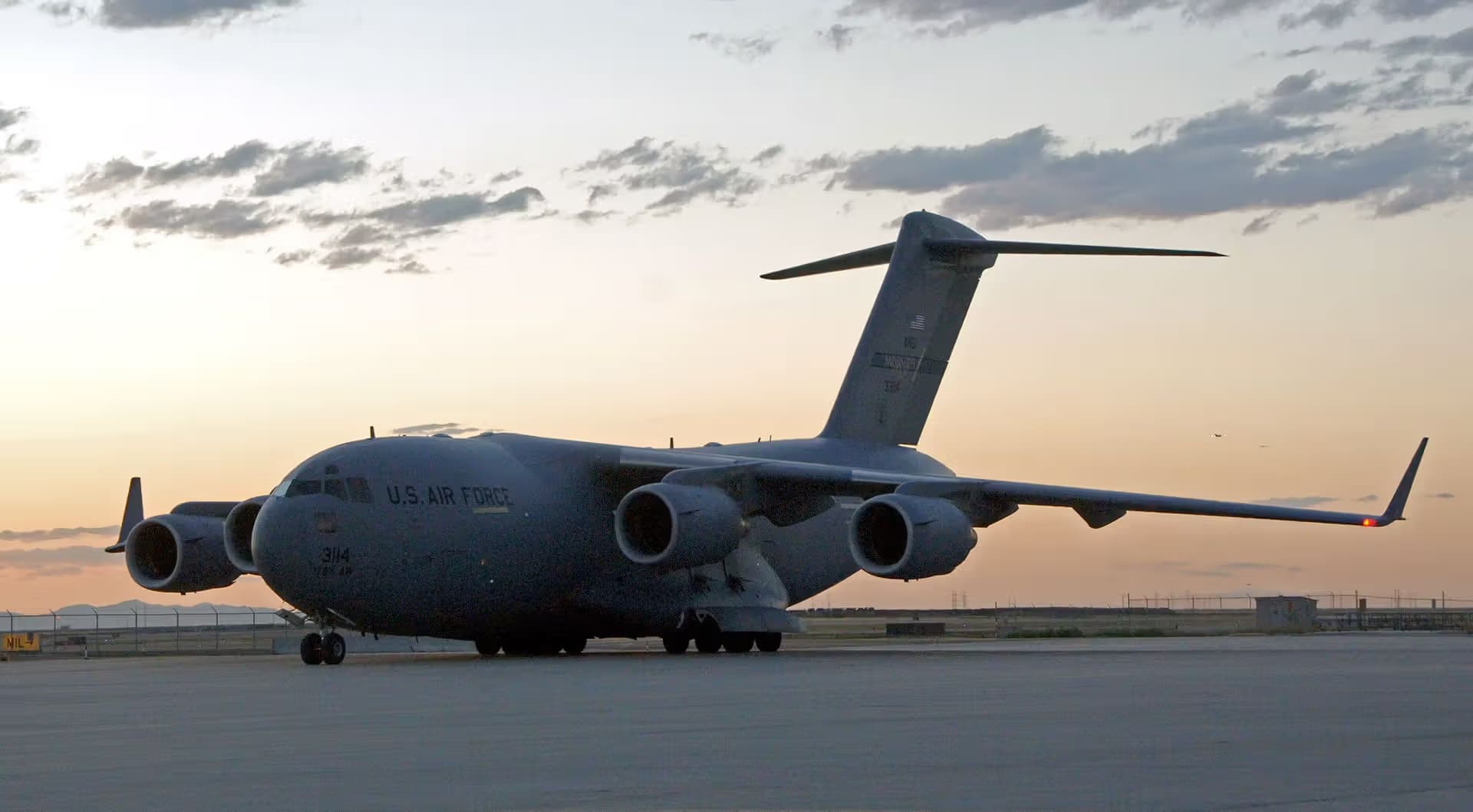 Unidentified — Aircraft at Salt Lake City International Airport