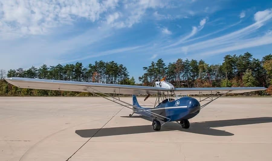 Unidentified — Single-engine aircraft