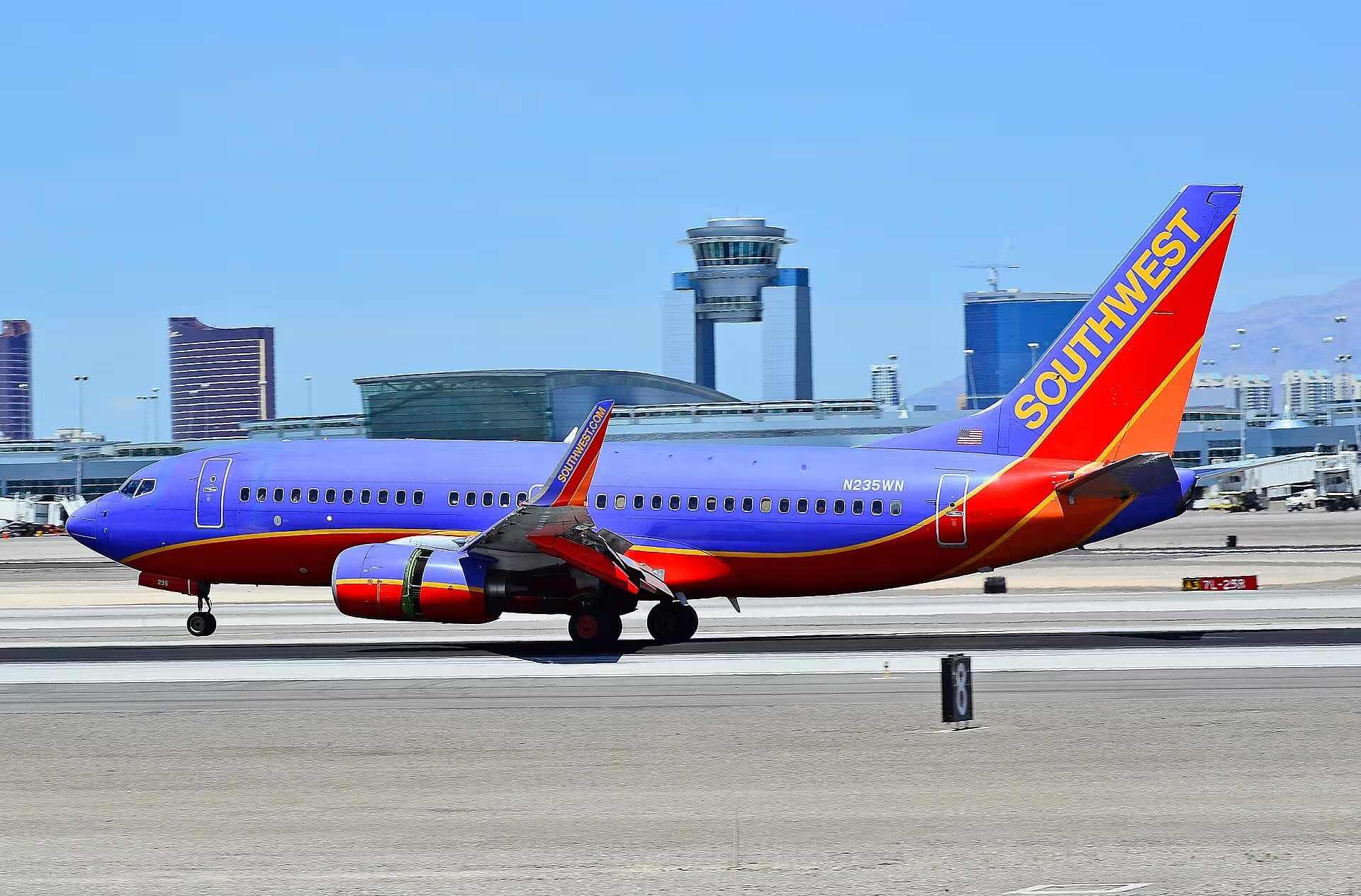 N235WN — Boeing