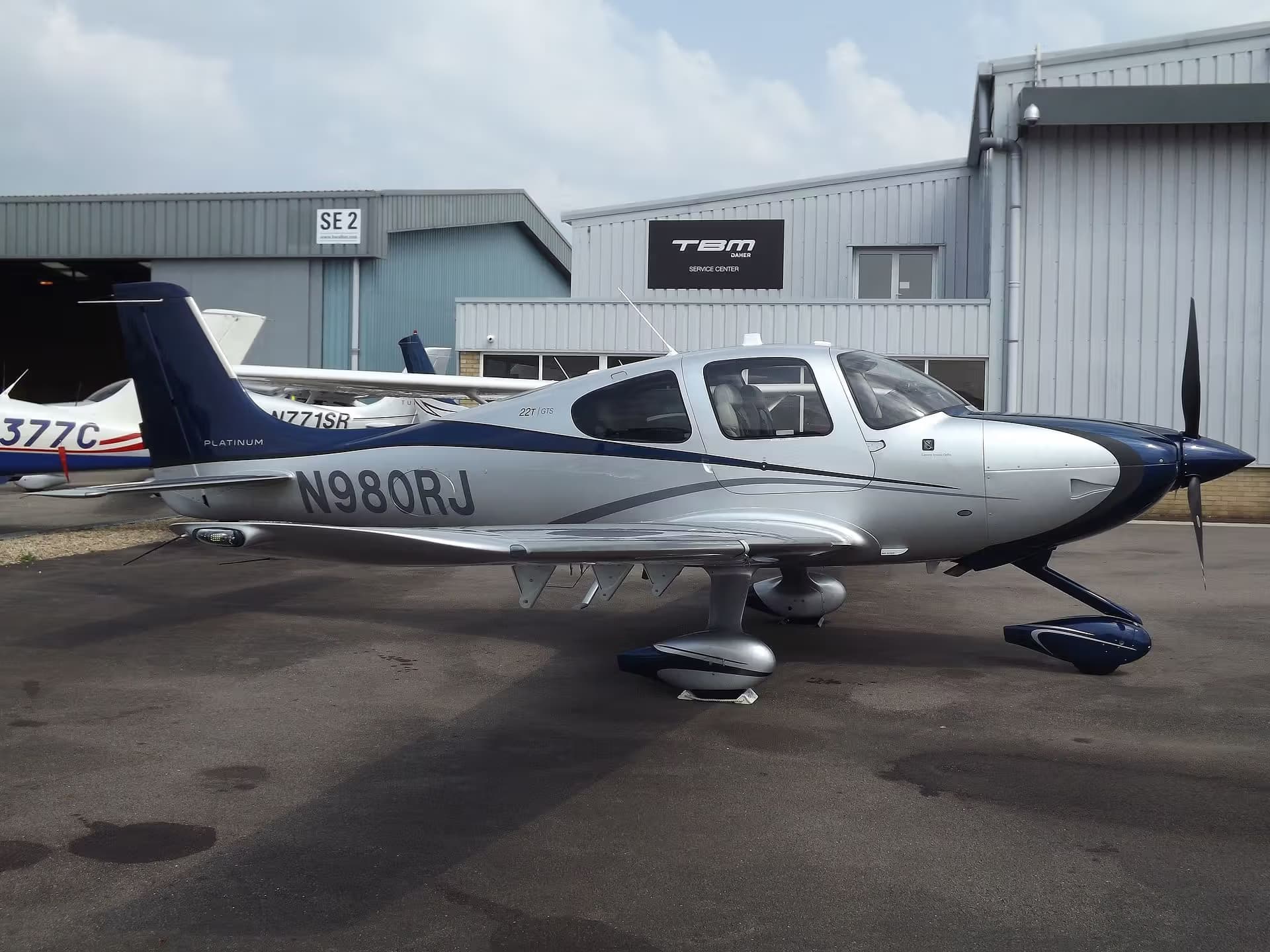 N980RJ — Cirrus