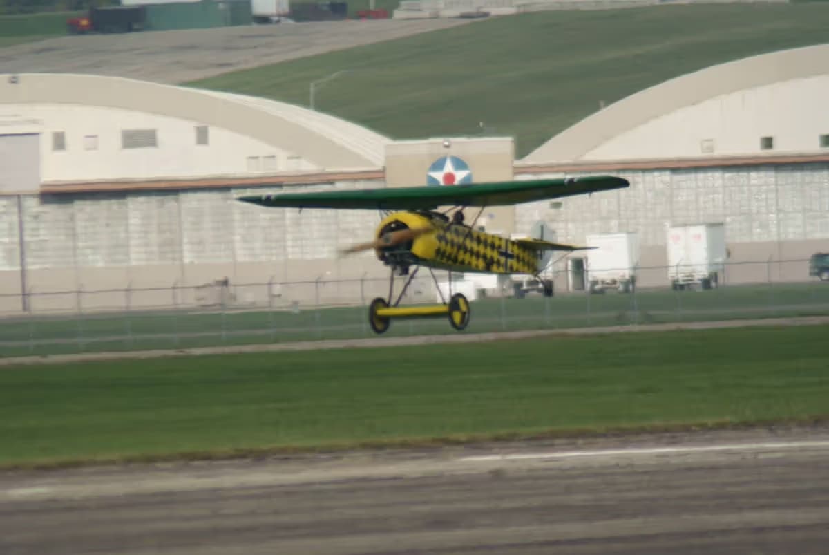 Unidentified — Single-engine aircraft