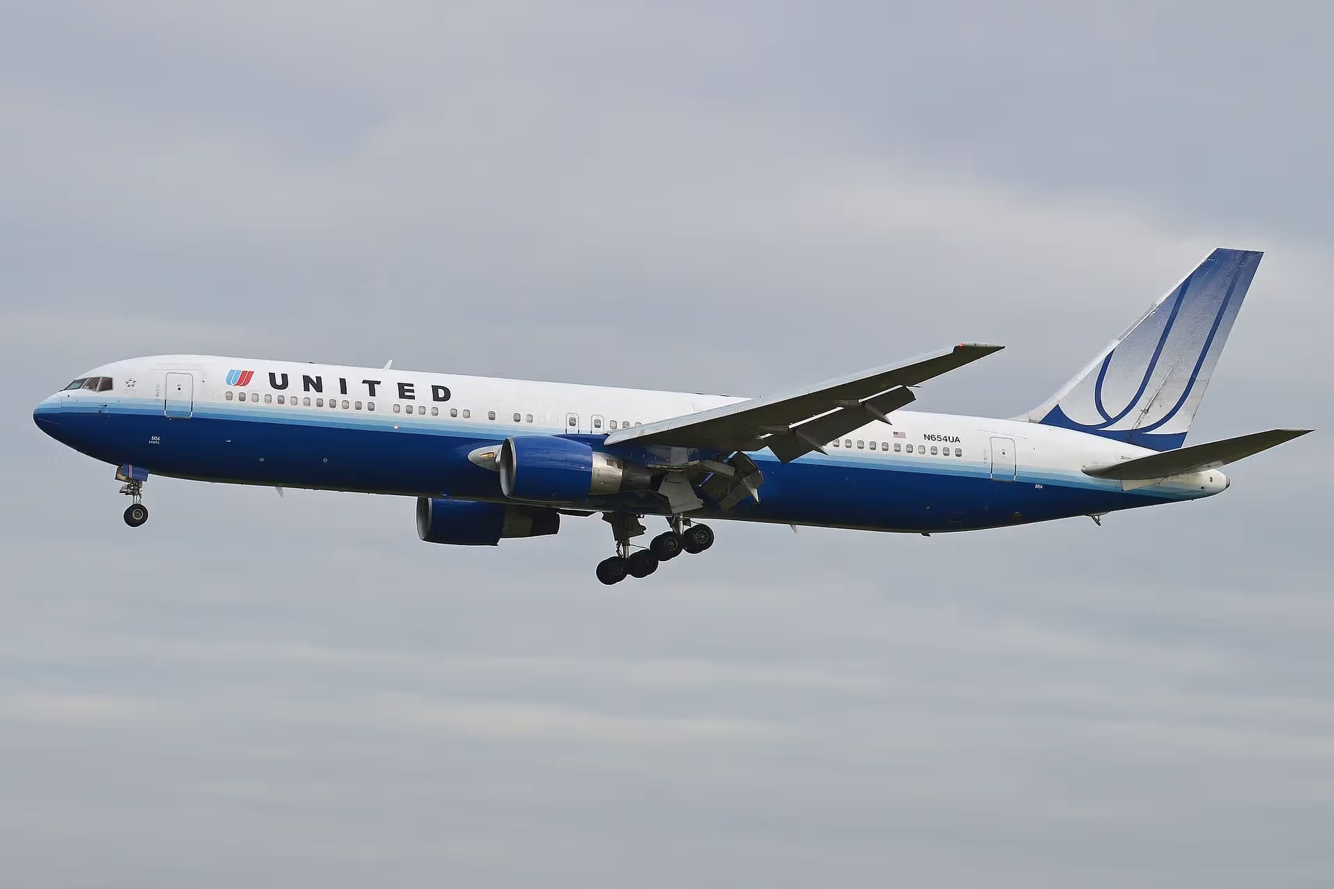N654UA — Boeing