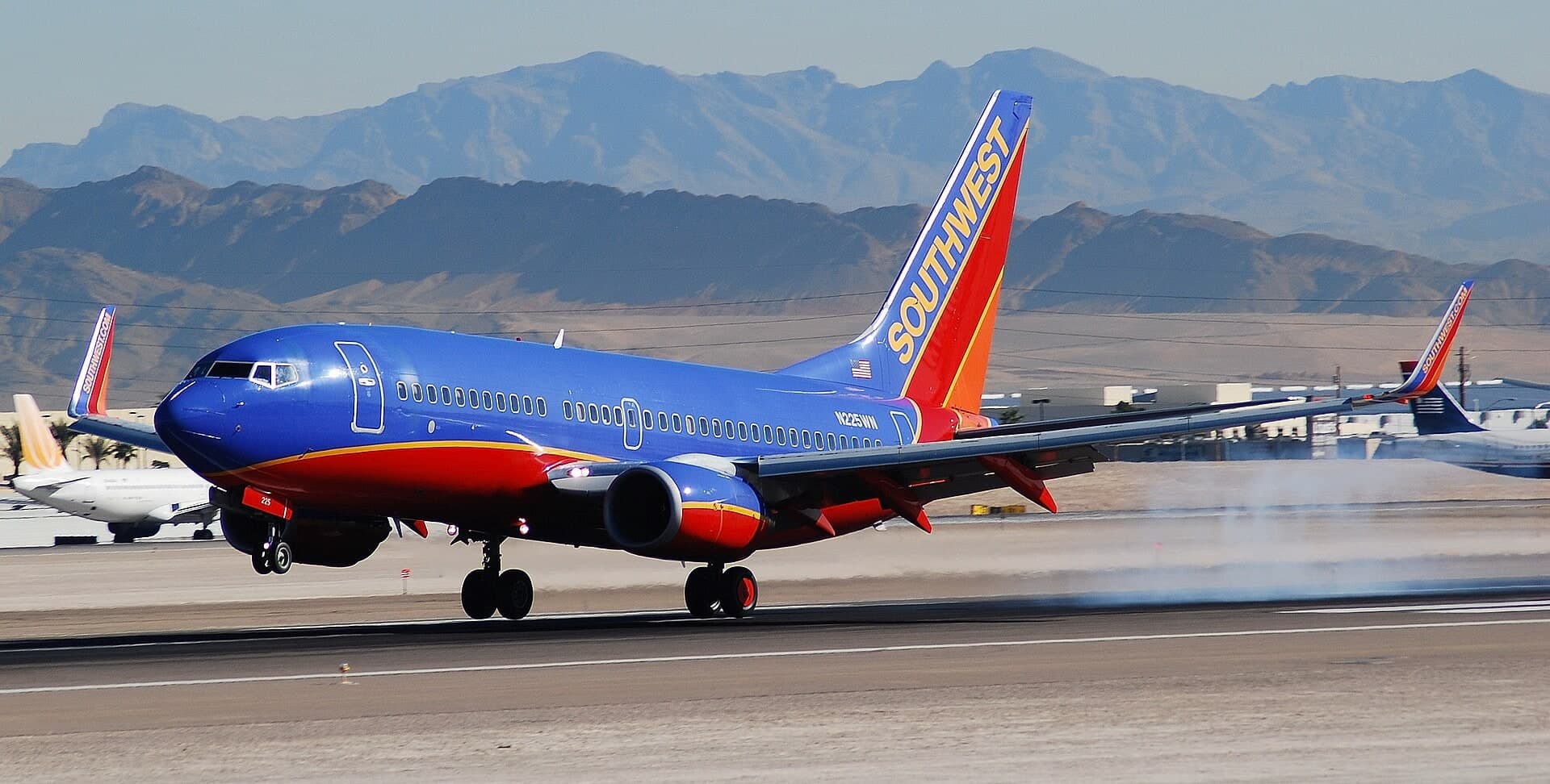 N225WN — Boeing