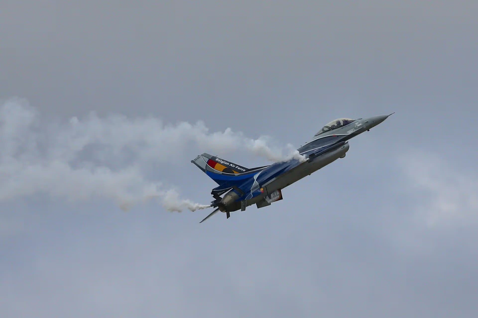 Unidentified — Single-engine aircraft