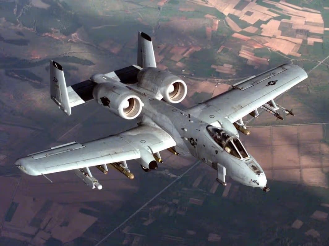 Unidentified — Twin-engine aircraft