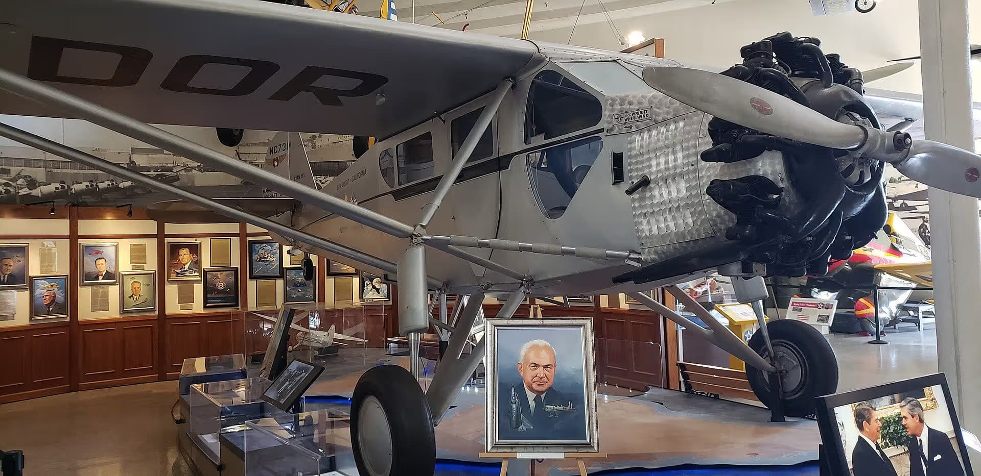 Unidentified — Single-engine aircraft