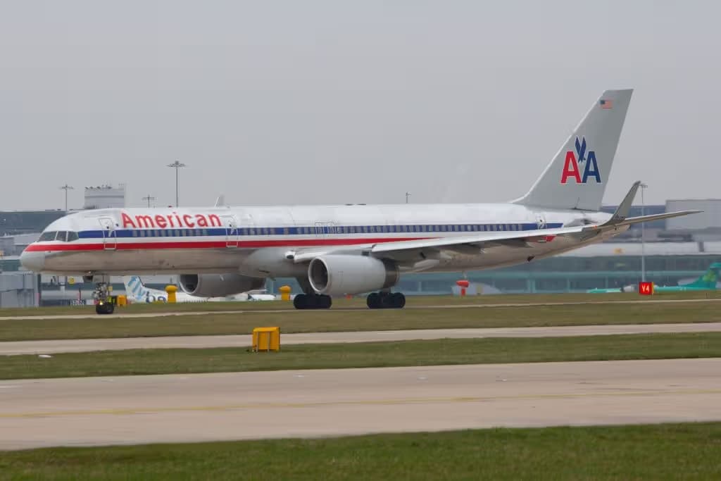 N198AA — Twin-engine aircraft