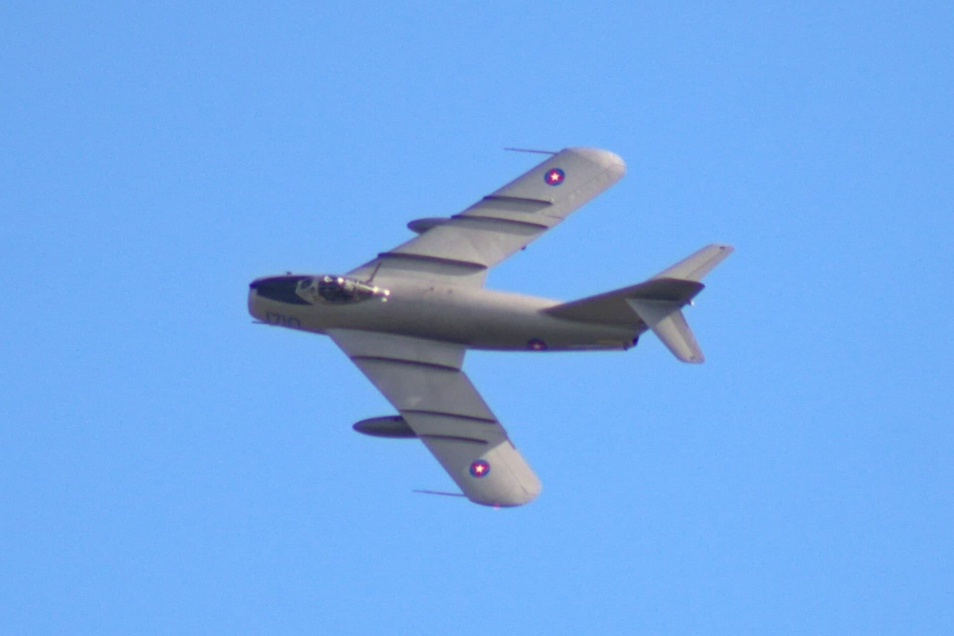N1710 — Warbird