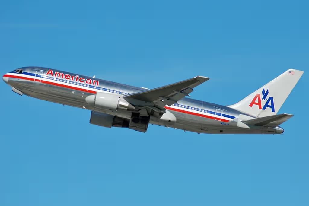 N321AA — Boeing