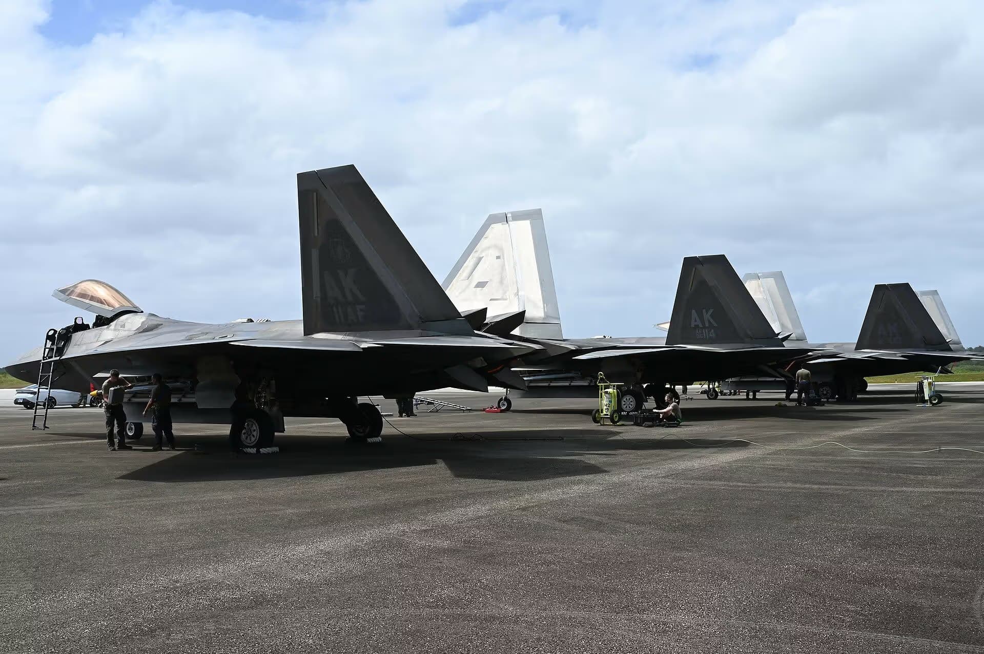 Unidentified — Aircraft