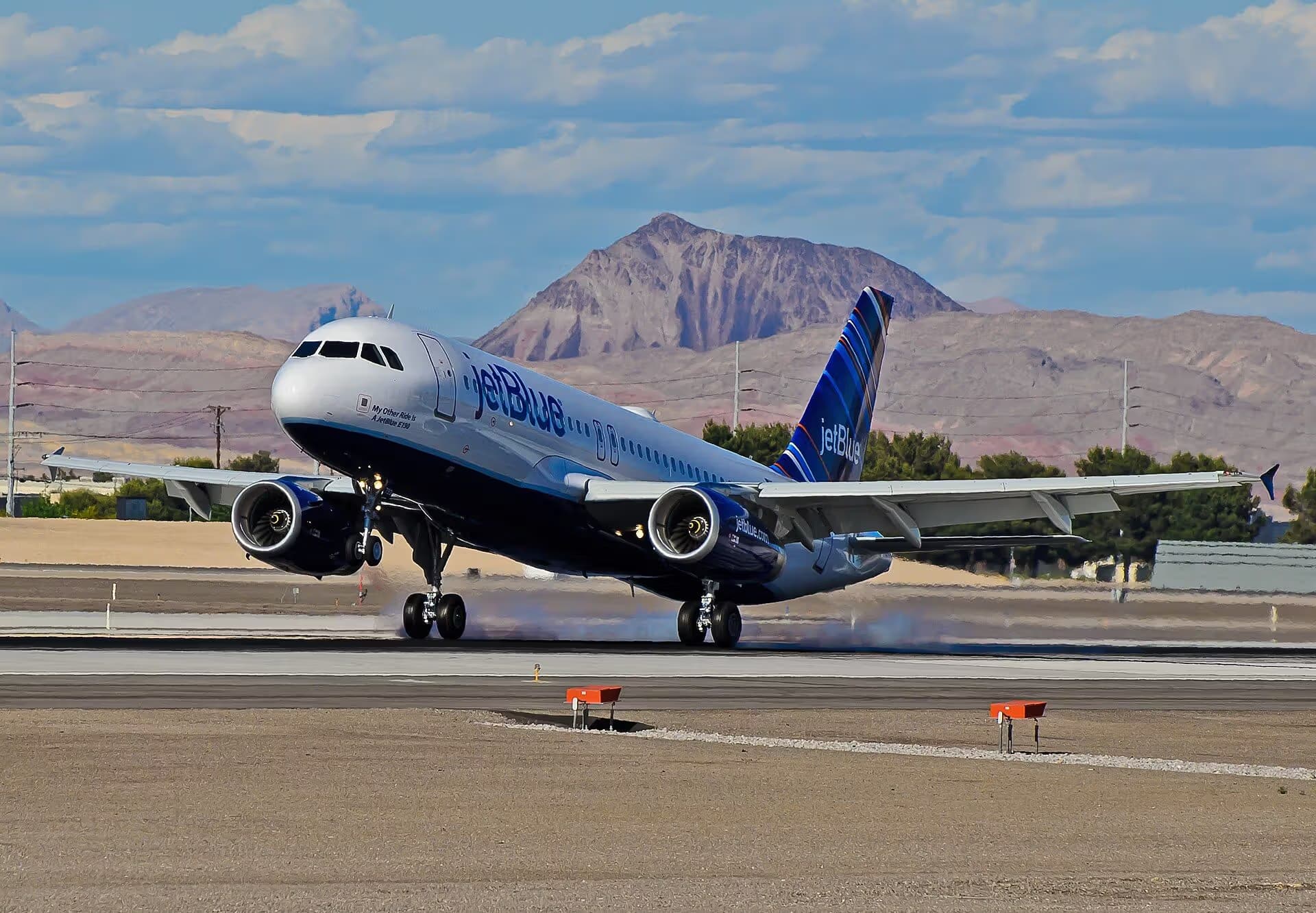 N793JB — Twin-engine aircraft
