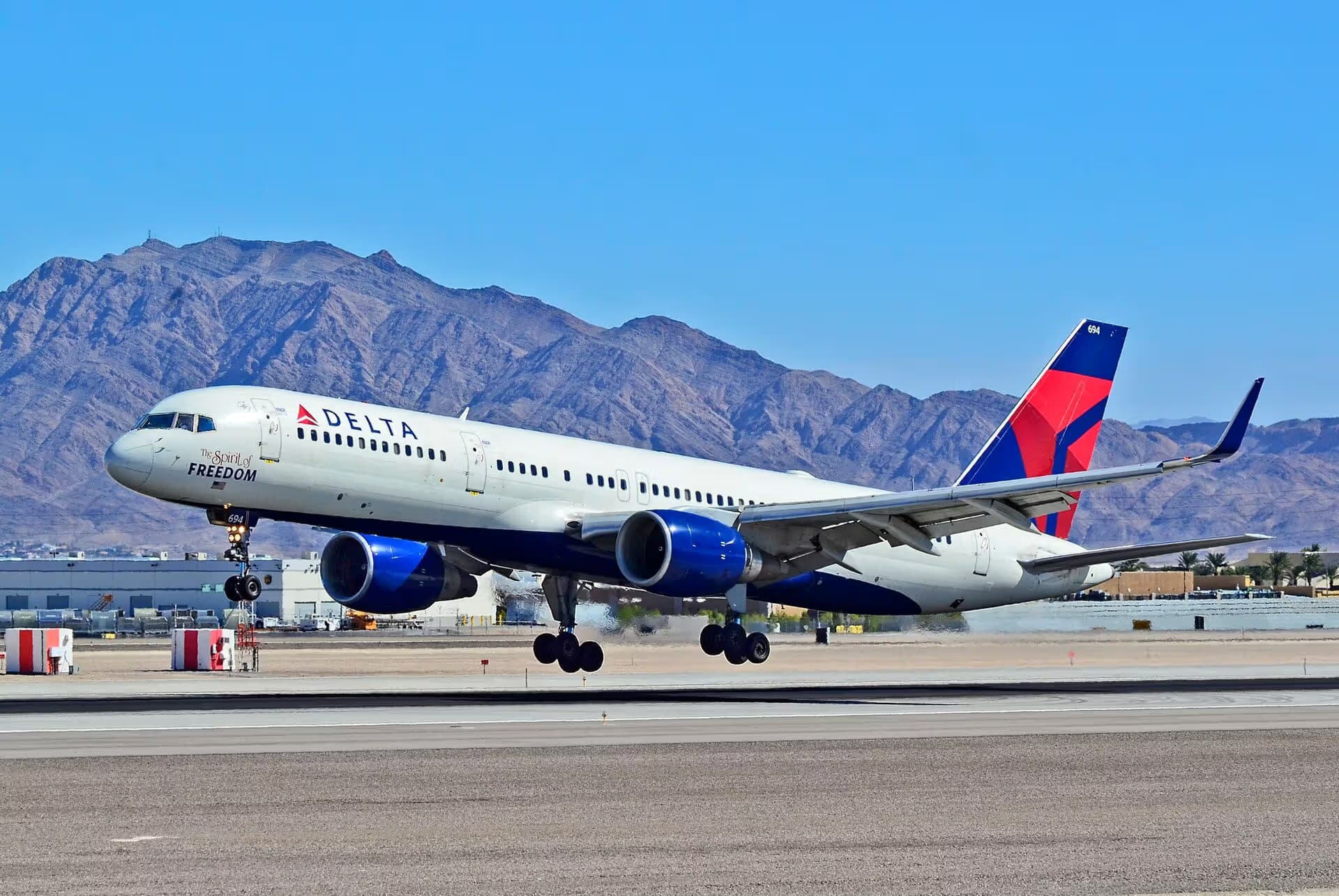 N694DL — Boeing